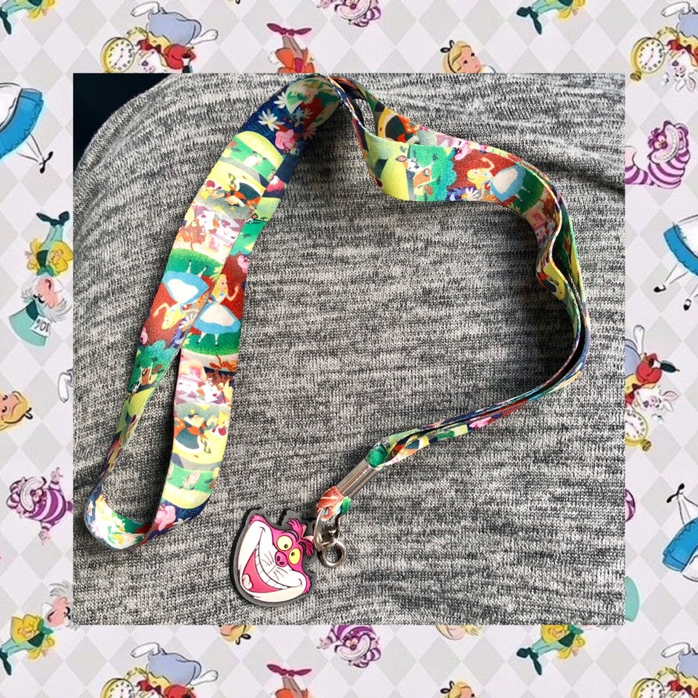 Alice in wonderland🍄key lanyard